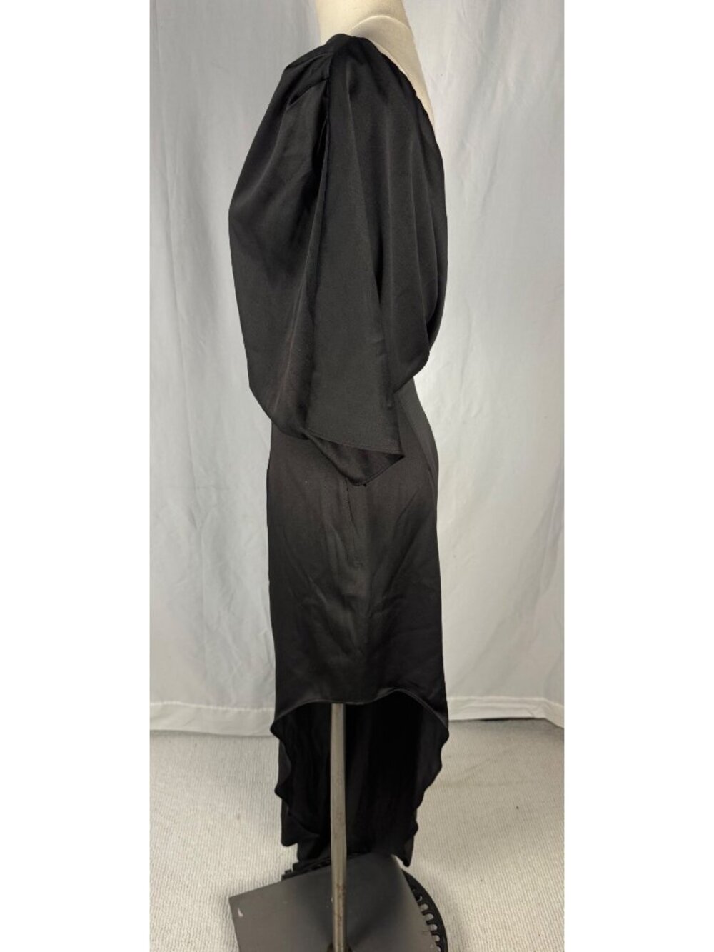 Elliatt Renders One Black Asymmetrical Dress Small Gown - Picture 4 of 16